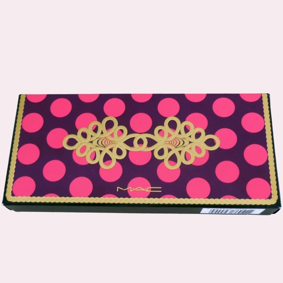 MAC Cosmetics Smokey Eye Palette from Nutcracker Suite Collection - Picture 2 of 7